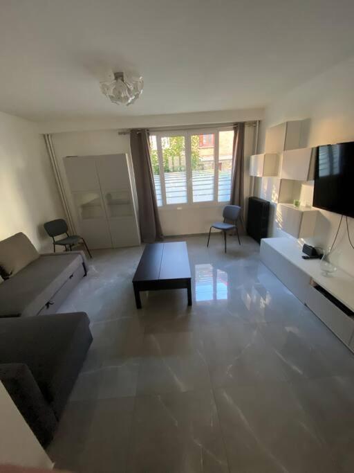 Superbe Appartement Vanves T3 Avec Parking Esterno foto